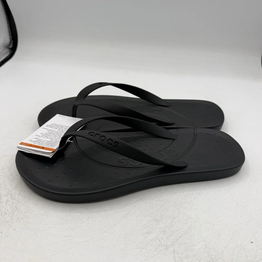 Crocs Flip Flops Size Mens 8 Womens 10 Black Thong Sandals Beach 210089-001 NWT